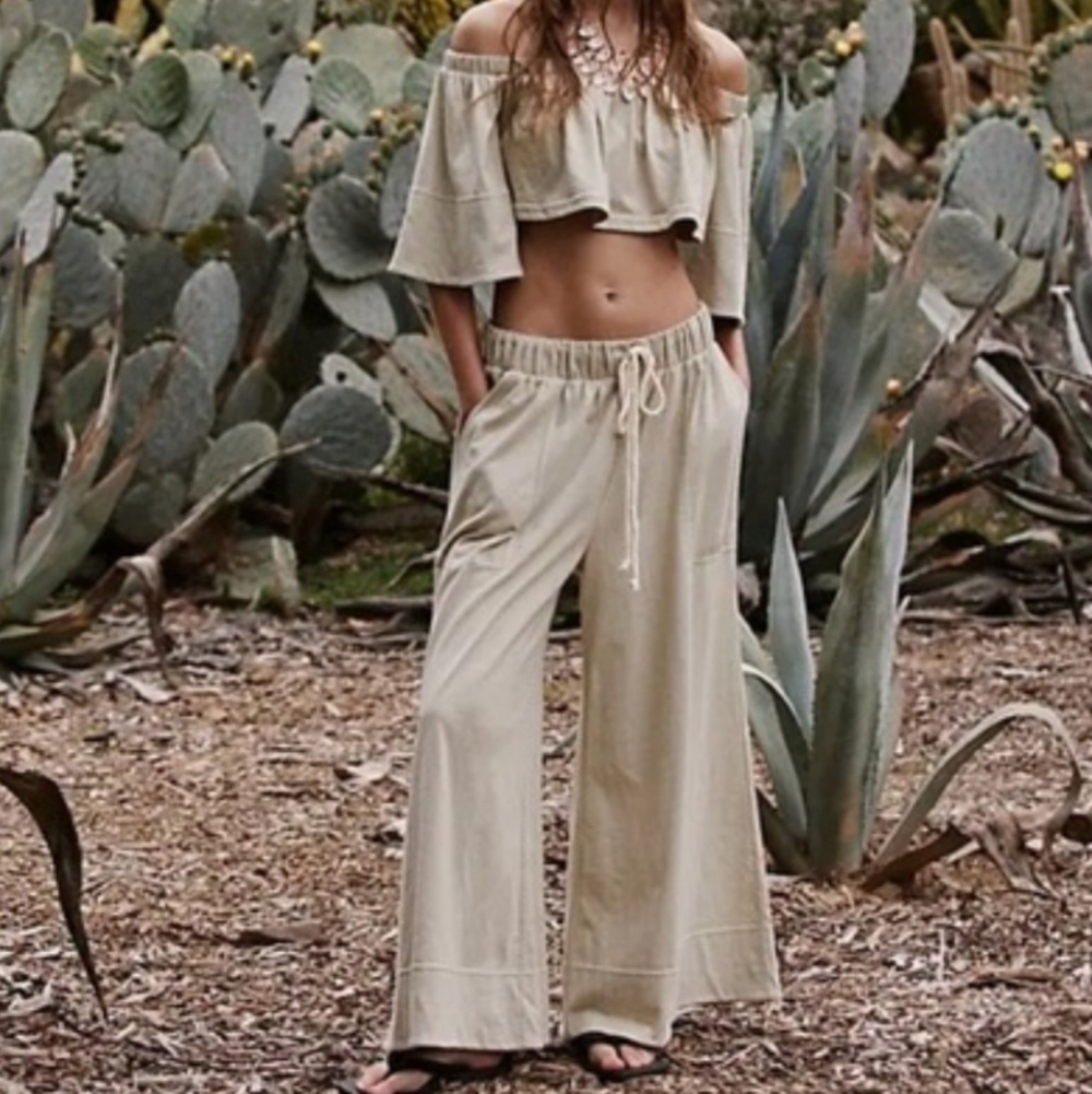 Relaxed Wide-Leg Drawstring Pants - Beige